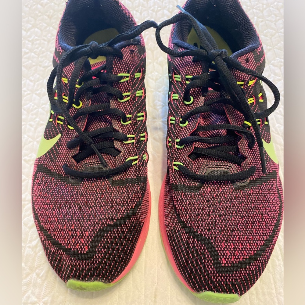 Women’s Zoom Structure 18 Pink Black Sneaker Shoe size 10